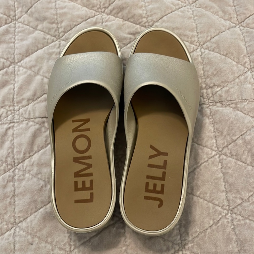 Lemonjelly gold slides size38/ 7.5 US.  Platform slide